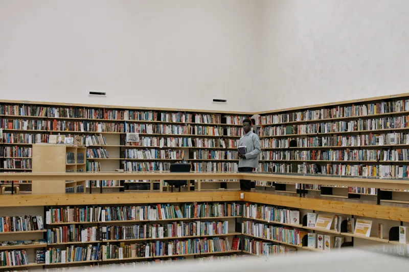 Turning Pages, Turning Lives: The Extraordinary Library Heroes Transforming Britain's Prisons